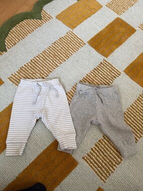 Baby Gap Striped White & Gray and Solid Gray Kids Jogger Pants 0-3 months